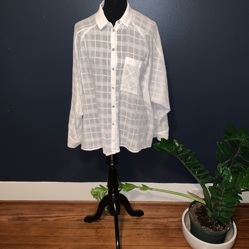 KYE MI Women's White Flowy Cotton Button Up - S